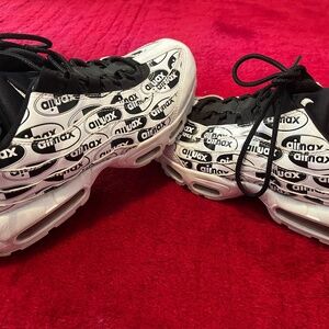 Nike AirMax “All over Logo”